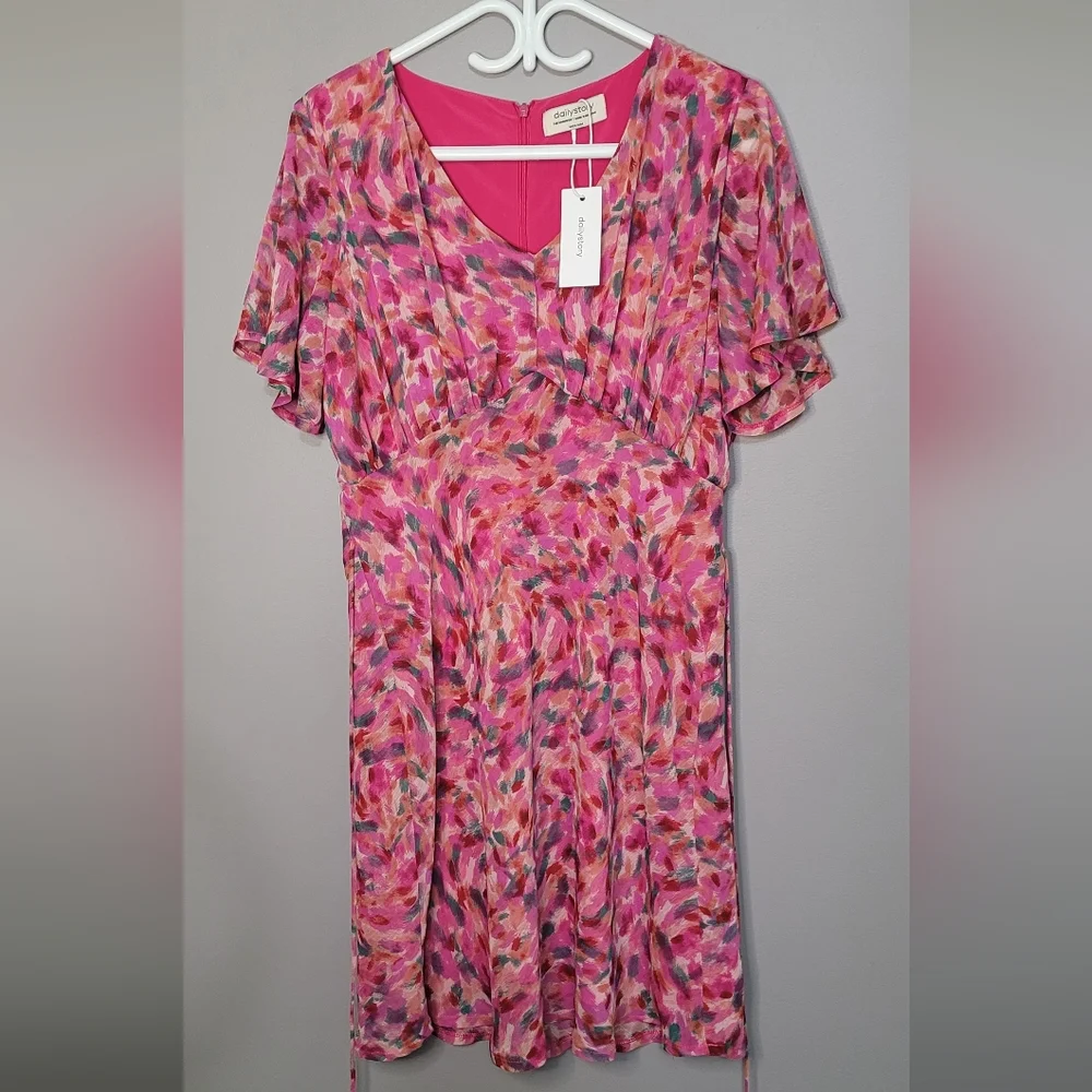 Daily Story Pink Floral Dress Ruffle Sleeve Tie Waist NWT M - Picture 1 of 5